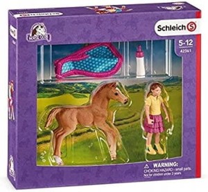 SCHLEICH 42361 ŹREBIĘ Z KOCEM DERKA KOŃ
